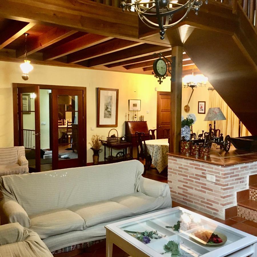 Hostal Casa Roble Almenara de Tormes Exterior foto