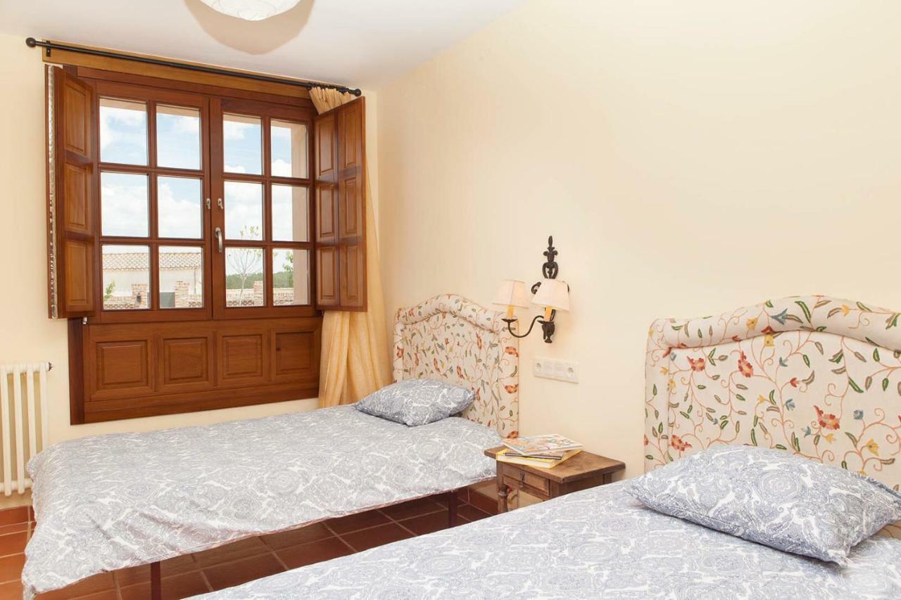 Hostal Casa Roble Almenara de Tormes Exterior foto