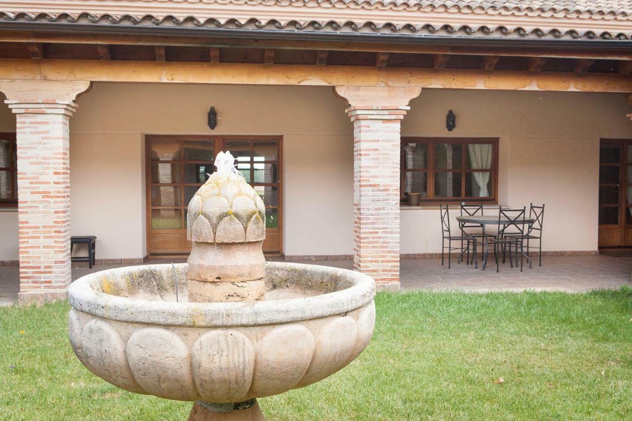 Hostal Casa Roble Almenara de Tormes Exterior foto